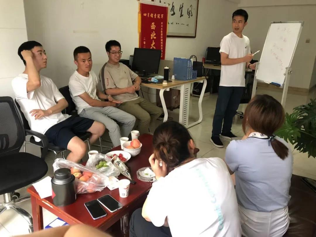 水思源——優秀團隊經理“蓉姐”